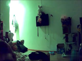 视频-年轻小夫妻疯狂性爱纪录~把老婆压在墙上猛操~原来最爱的是关灯玩呀~！！
